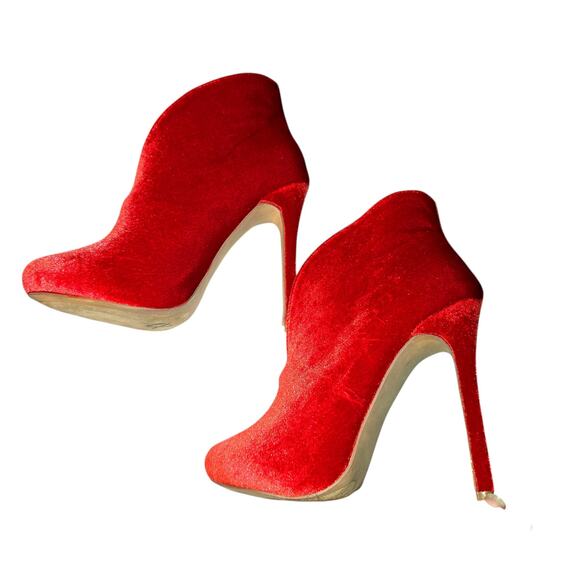 Liliana 7 Red Women's Chelsea Ankle Boots 4 1/2 Inch High Heel Shoe - Picture 2 of 9